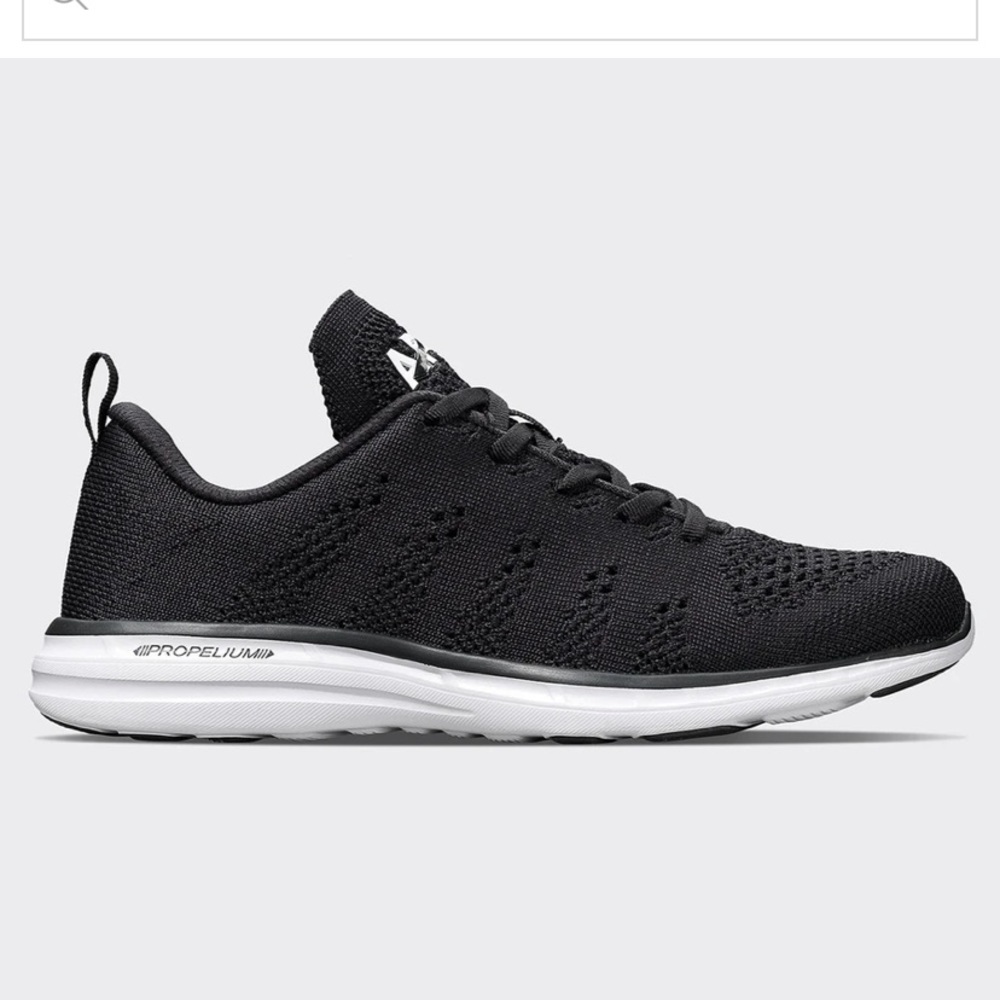 APL Techloom Pro Women’s sneakers in black